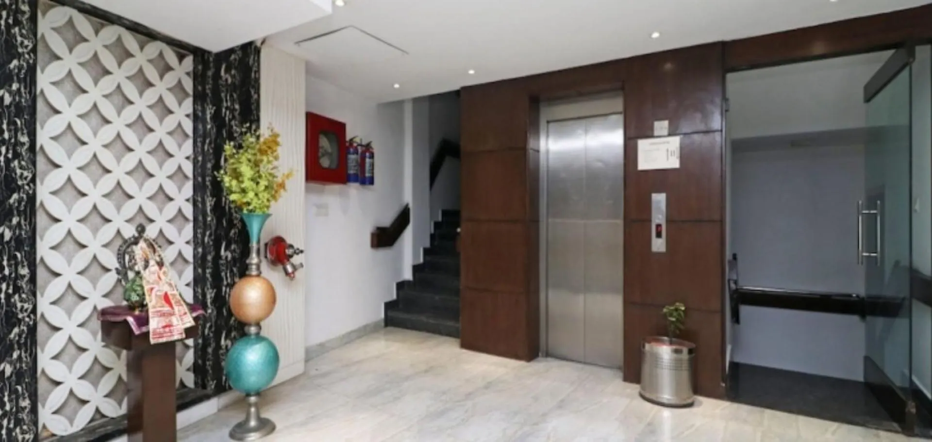 Agra Hotel #Samovar Tajganj Premium Near Taj Mahal - A Premium Hotel In Agra