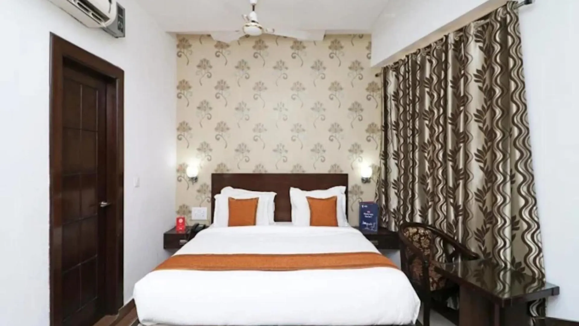Agra Hotel #Samovar Tajganj Premium Near Taj Mahal - A Premium Hotel In Agra India