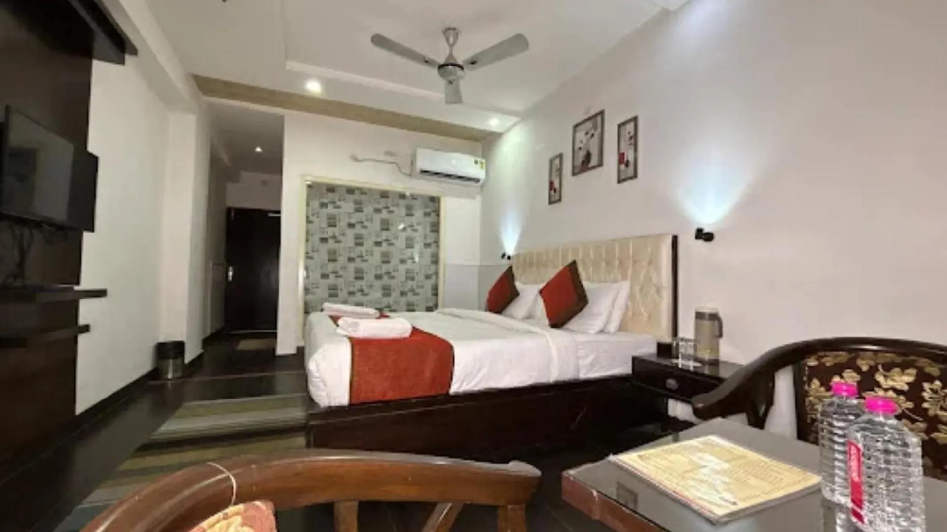 Agra Hotel #Samovar Tajganj Premium Near Taj Mahal - A Premium Hotel In Agra  Agra (Uttar Pradesh)